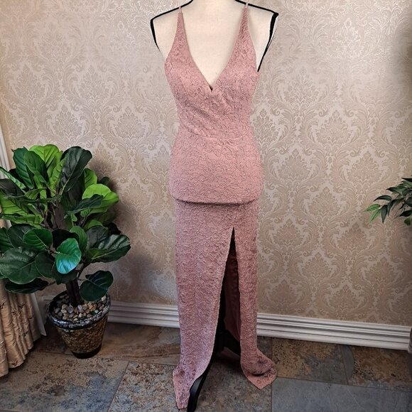 B. Darlin Size 1/2 Rose Pink Lace Halter V-Neck Evening Gown Racing Back - Picture 1 of 15